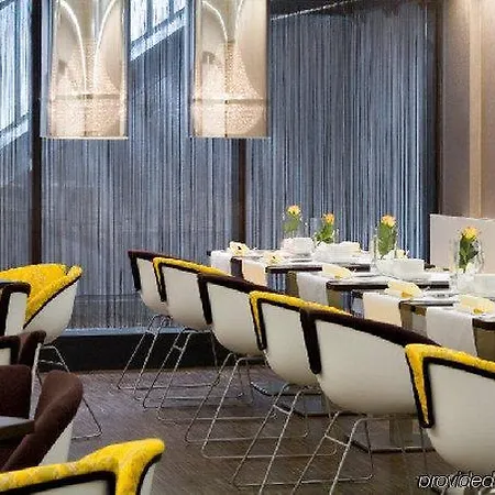 Bob W Muenchner Freiheit 4*