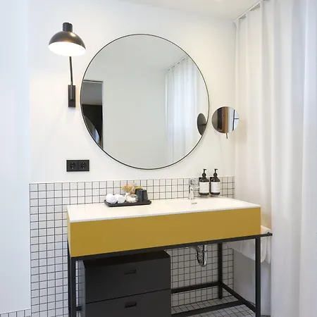 Bob W Muenchner Freiheit 4*