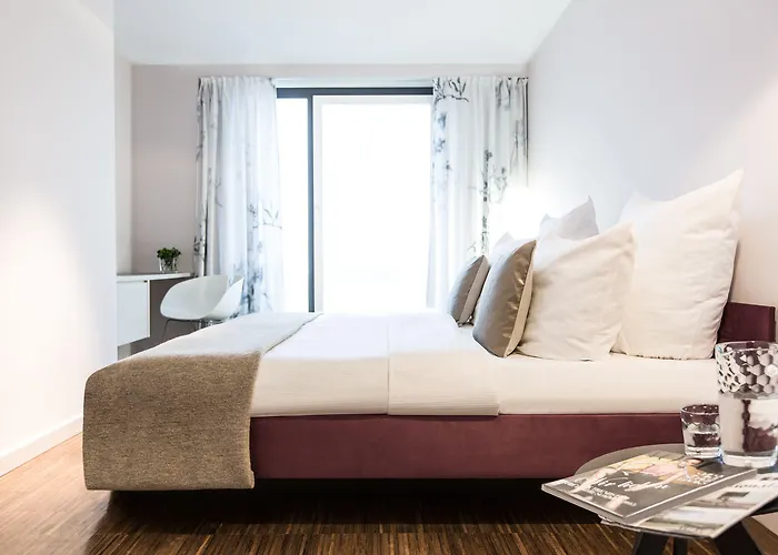 Bob W Muenchner Freiheit Munich