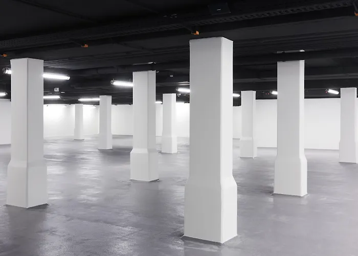 Bob W Muenchner Freiheit Munich