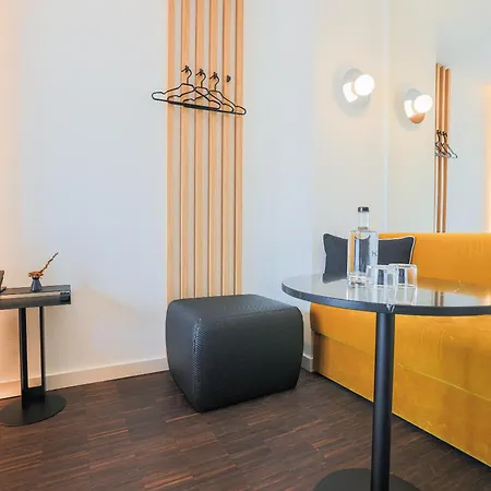 Hotello Schwabing 4*